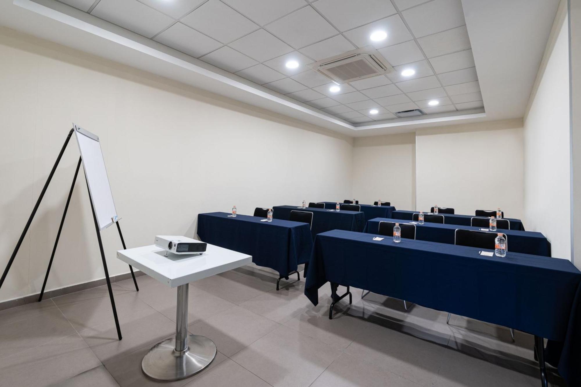 City Express Junior By Marriott Aguascalientes Centro מראה חיצוני תמונה