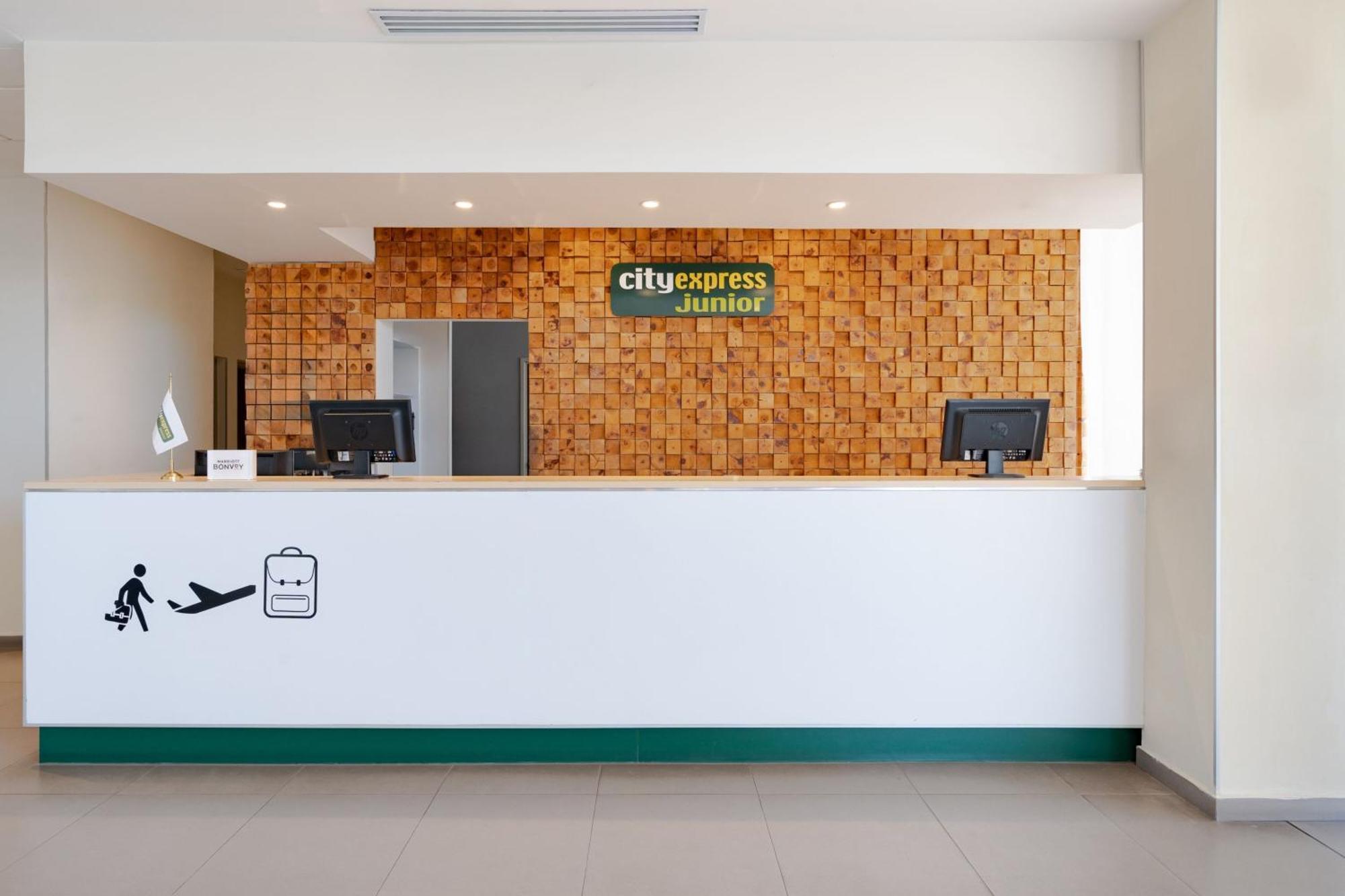 City Express Junior By Marriott Aguascalientes Centro מראה חיצוני תמונה