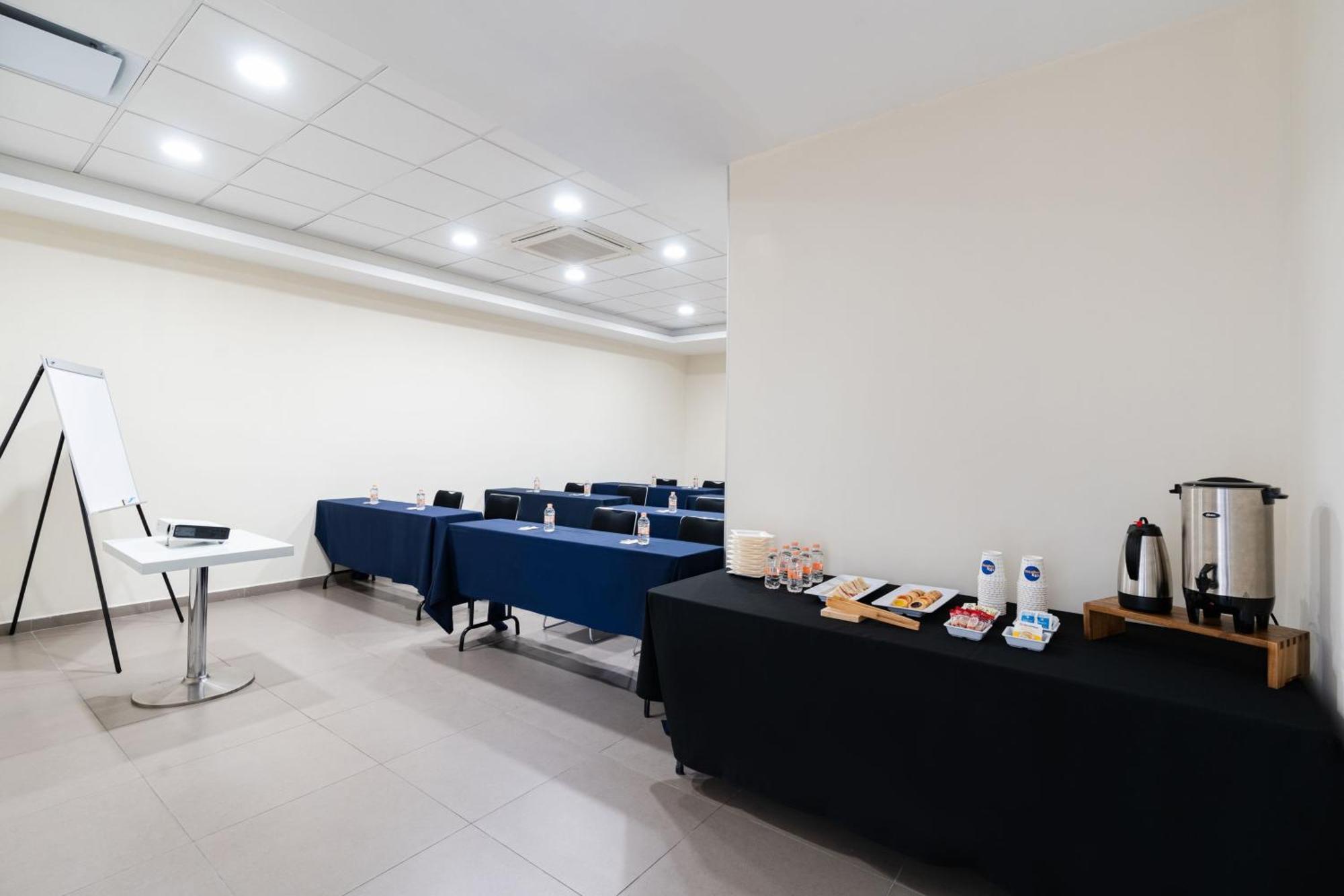 City Express Junior By Marriott Aguascalientes Centro מראה חיצוני תמונה